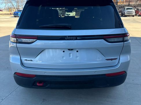 Used 2022 Jeep Grand Cherokee Trailhawk image 6