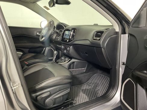Used 2019 Jeep Compass Latitude AWD/4WD image 24