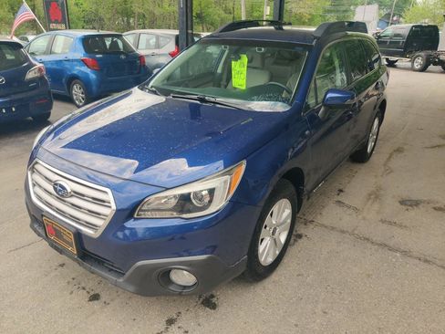 Used 2017 Subaru Outback 2.5i Premium AWD/4WD image 2