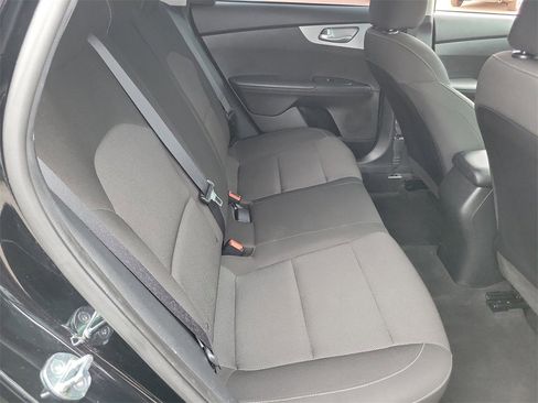 Used 2023 Kia Forte LXS image 19