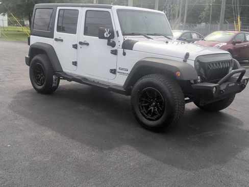 Used 2017 Jeep Wrangler Unlimited Sport w/ Quick Order Package 24S AWD/4WD image 2