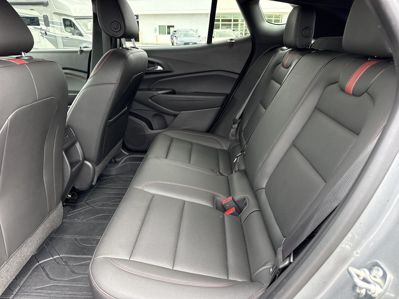 Used 2026 Chevrolet Trax RS w/ Sunroof Package FWD image 10