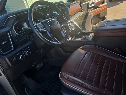 Used 2024 GMC Sierra 2500 Denali Ultimate image 16
