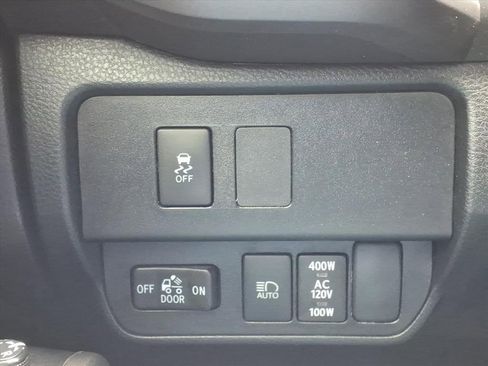 Used 2023 Toyota Tacoma TRD Off-Road image 25