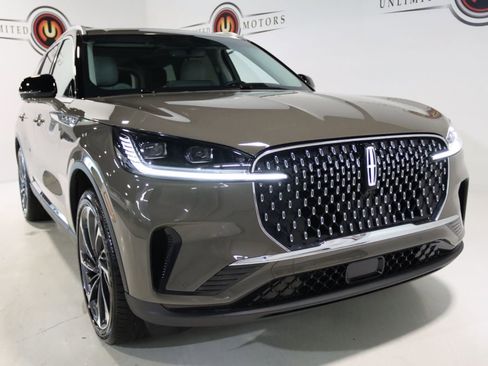 Used 2025 Lincoln Aviator Reserve w/ Equipment Group 201A AWD/4WD image 20