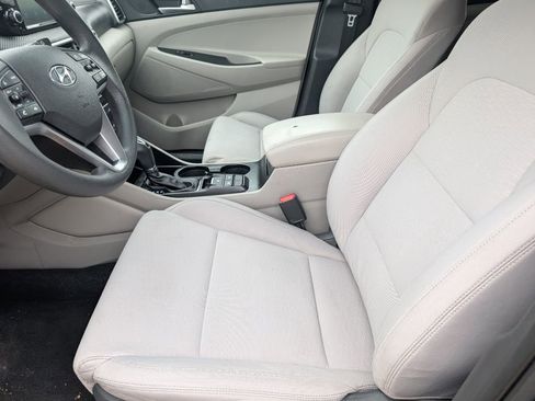 Used 2019 Hyundai Tucson SE image 8