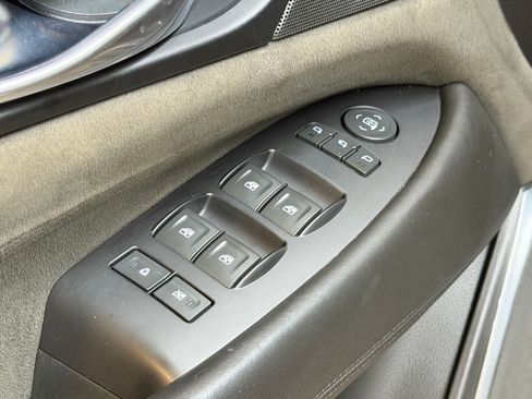 Used 2018 Cadillac Escalade ESV Platinum AWD/4WD image 24