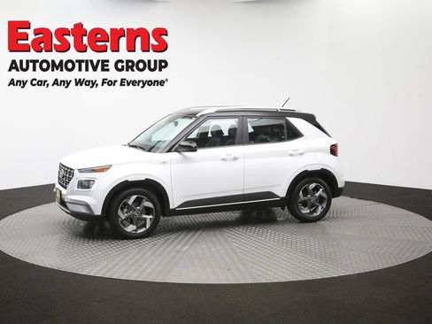 Used 2025 Hyundai Venue Limited FWD image 57