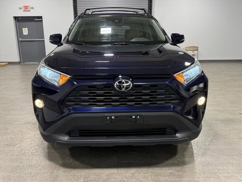 Used 2021 Toyota RAV4 XLE Premium image 9