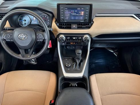 Certified 2021 Toyota RAV4 LE AWD/4WD image 17