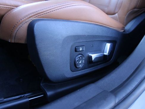 Used 2019 BMW 330i Sedan w/ Premium Package RWD image 11