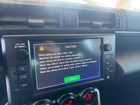 Used 2024 Toyota GR86 CAR image 14