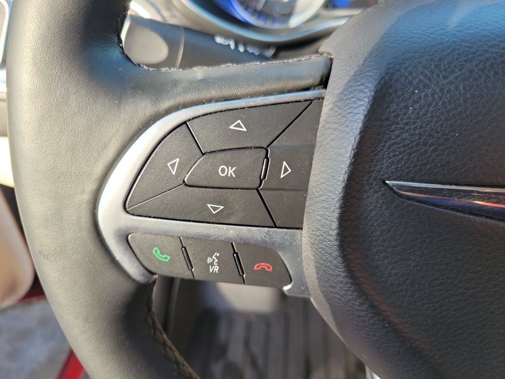 Used 2016 Chrysler 200 C FWD image 27