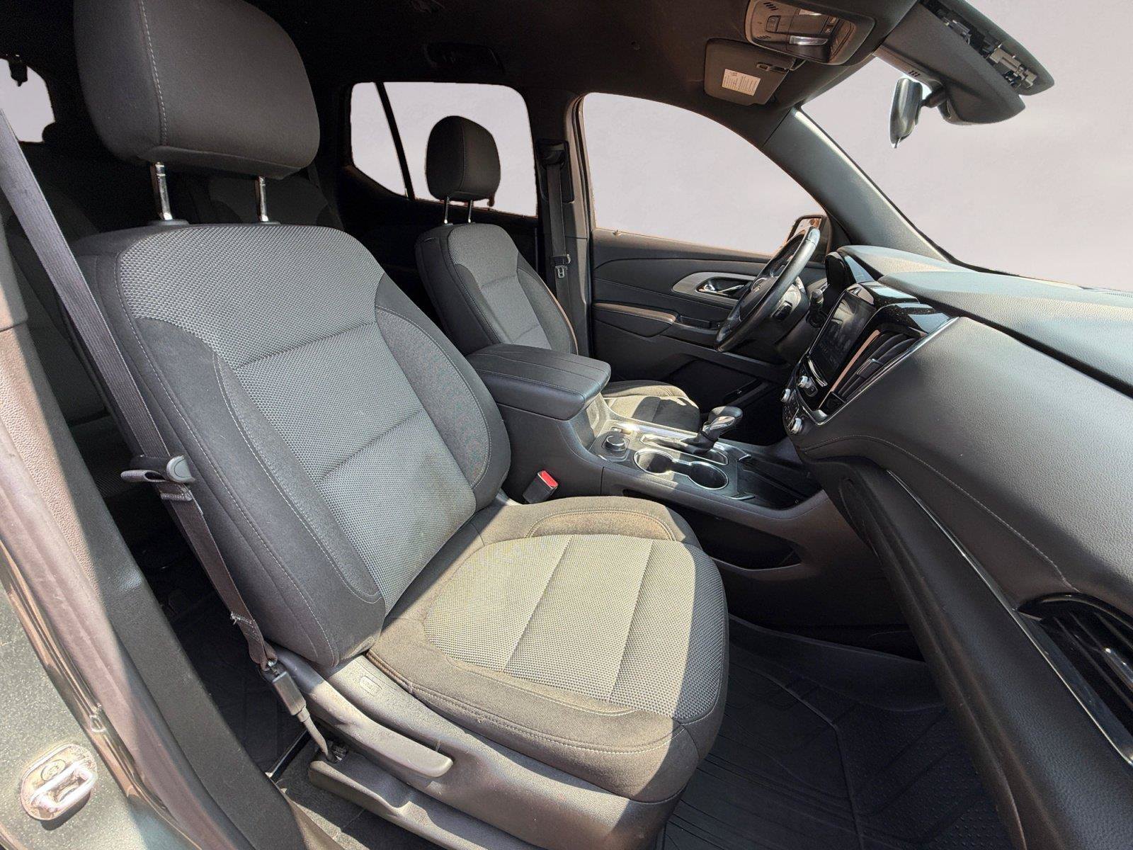 Used 2023 Chevrolet Traverse LT FWD image 15