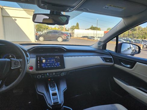 Used 2018 Honda Clarity Plug-In Hybrid image 14