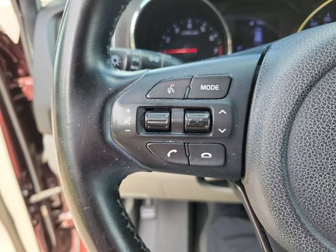 Used 2020 Kia Sedona EX FWD image 21