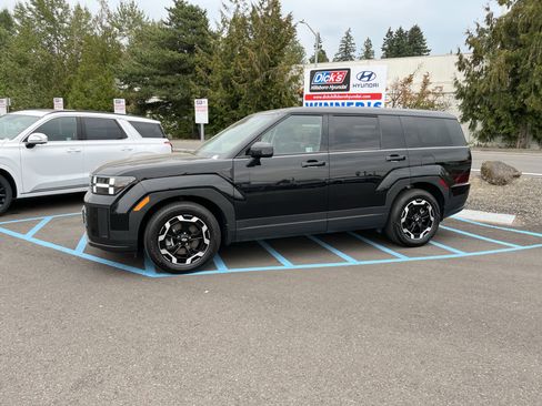 Used 2024 Hyundai Santa Fe SE image 2