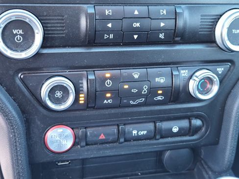 Certified 2019 Ford Mustang Convertible image 20