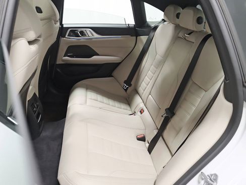 Used 2022 BMW i4 eDrive40 w/ M Sport Package image 28