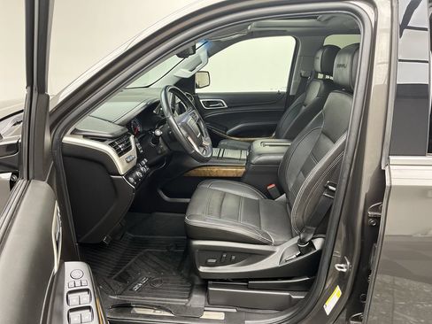 Certified 2019 GMC Yukon Denali w/ Denali Ultimate Package AWD/4WD image 3