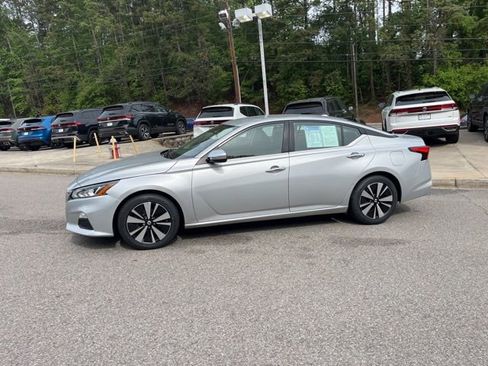 Used 2022 Nissan Altima 2.5 SV image 38