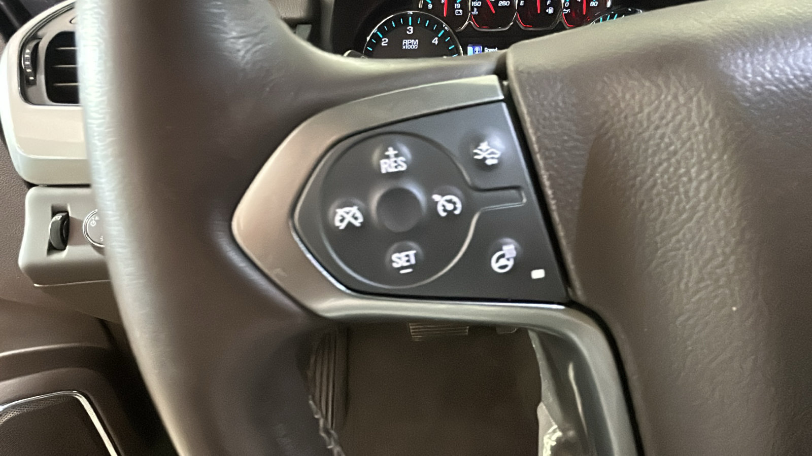 Used 2020 Chevrolet Tahoe Premier AWD/4WD image 19