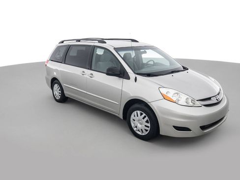 Used 2007 Toyota Sienna LE FWD image 3