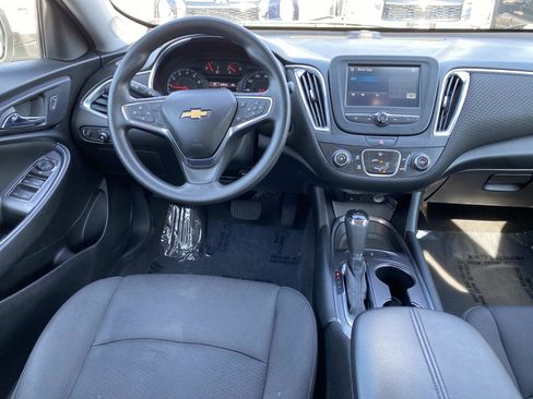 Used 2018 Chevrolet Malibu LT w/ LPO, Convenience Package 2 FWD image 10