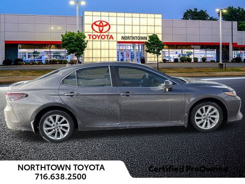 Used 2023 Toyota Camry LE image 3