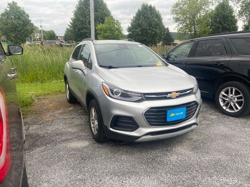 Used 2019 Chevrolet Trax LT w/ LT Convenience Package AWD/4WD image 1