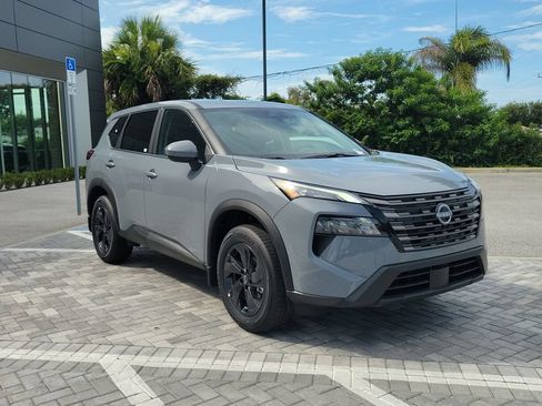 Used 2026 Nissan Rogue SV FWD image 7
