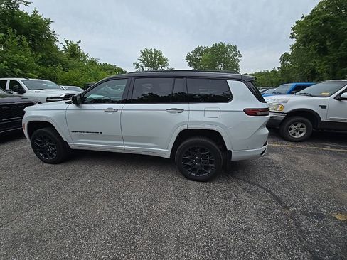 Used 2025 Jeep Grand Cherokee L Summit w/ Obsidian Package AWD/4WD image 4