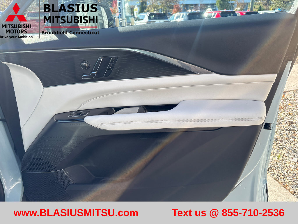 Used 2024 Cadillac Lyriq Luxury AWD/4WD image 51