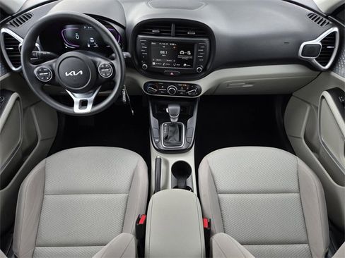 Certified 2025 Kia Soul LX w/ LX Technology Package image 16