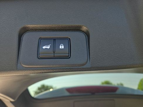Used 2023 Nissan Rogue Platinum AWD/4WD image 10