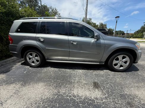Used 2012 Mercedes-Benz GL 450 4MATIC image 4