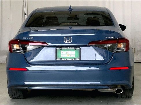 Used 2025 Honda Civic Sport image 4