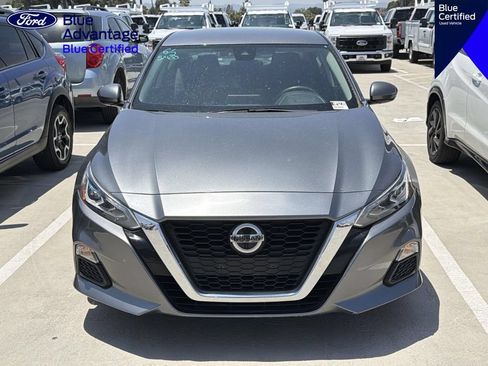 Used 2022 Nissan Altima 2.5 SV FWD image 15