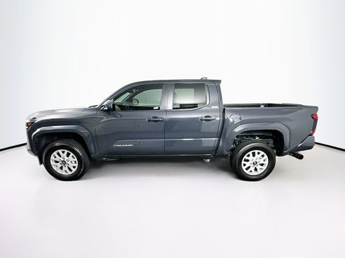 Used 2025 Toyota Tacoma SR5 image 4