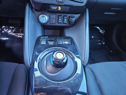Used 2022 Nissan Leaf SV image 17