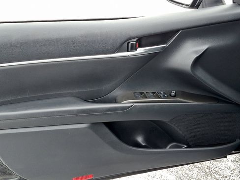 Certified 2021 Toyota Camry SE w/ Blackout Package (TMS) image 13