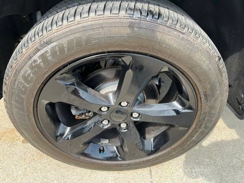 Used 2025 Jeep Grand Cherokee Altitude AWD/4WD image 7