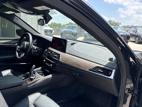 Used 2022 BMW M550i xDrive w/ Executive Package AWD/4WD image 15