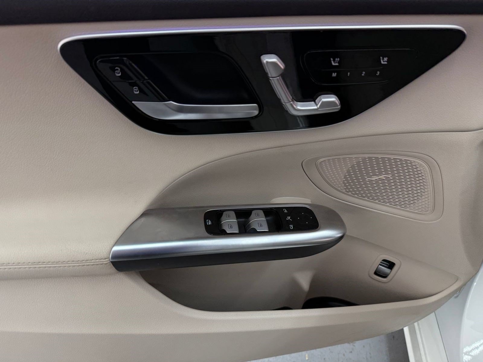 Used 2024 Mercedes-Benz C 300 Sedan image 11