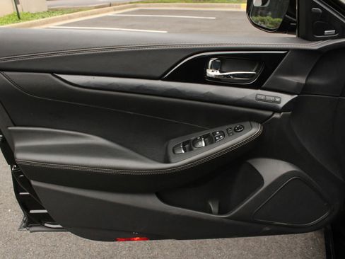 Used 2020 Nissan Maxima Platinum w/ Sport Mat Group FWD image 16