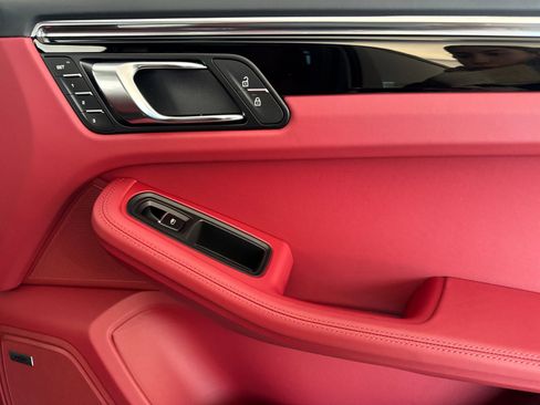 New 2026 Porsche Macan image 20