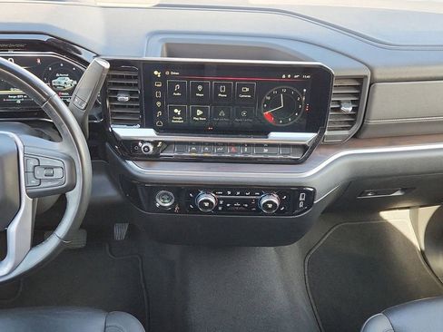 Used 2024 GMC Sierra 1500 SLT image 11