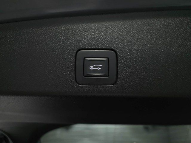 Used 2022 Buick Encore GX Essence FWD image 37