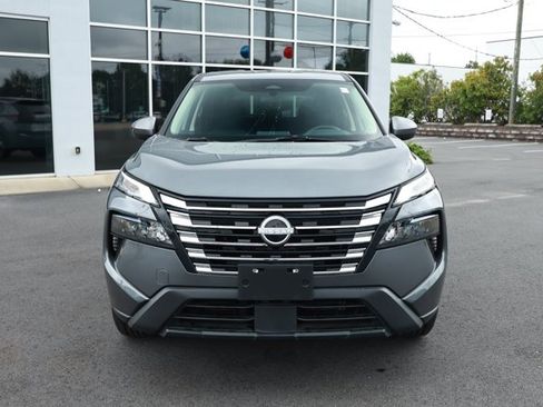 Used 2025 Nissan Rogue SV AWD/4WD image 2