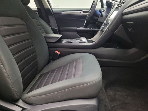 Used 2020 Ford Fusion SE image 21